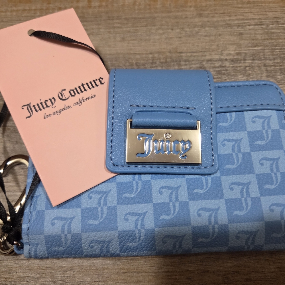 Juicy Couture Light Blue Wallet with Heart Charm - Picture 2 of 8